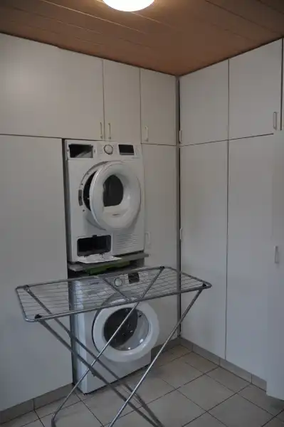 Mooi afgewerkte hoekwoning met 4 slaapkamers en uitgerust met zonnepanelen. foto 9