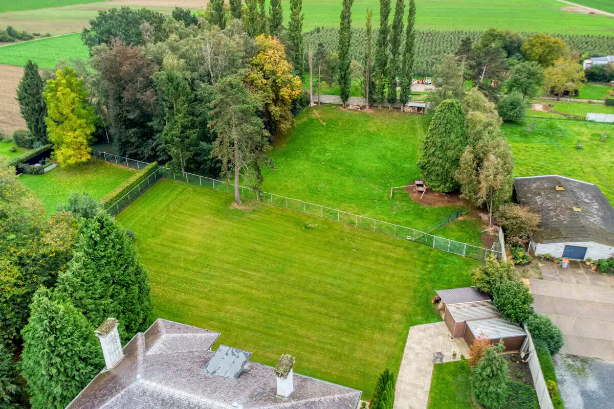 EXCLUSIEF VILLA-LANDHUIS OP 1HA09A87CA AAN STANDSRAND BILZEN. foto 38