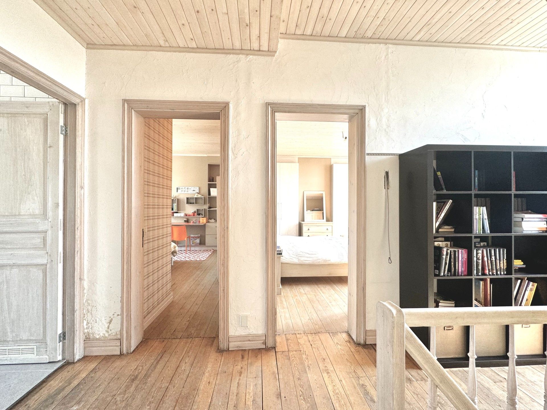 GERENOVEERDE WONING MET 6 KAMERS EN PRAKTIJKRUIMTE/ BUREAU foto 26