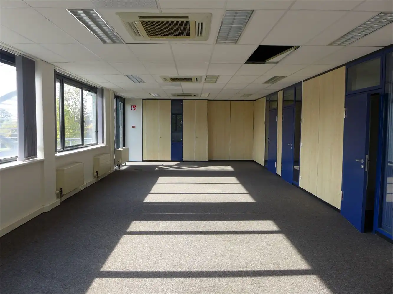 1.786 m² kantoren met 54p foto 18