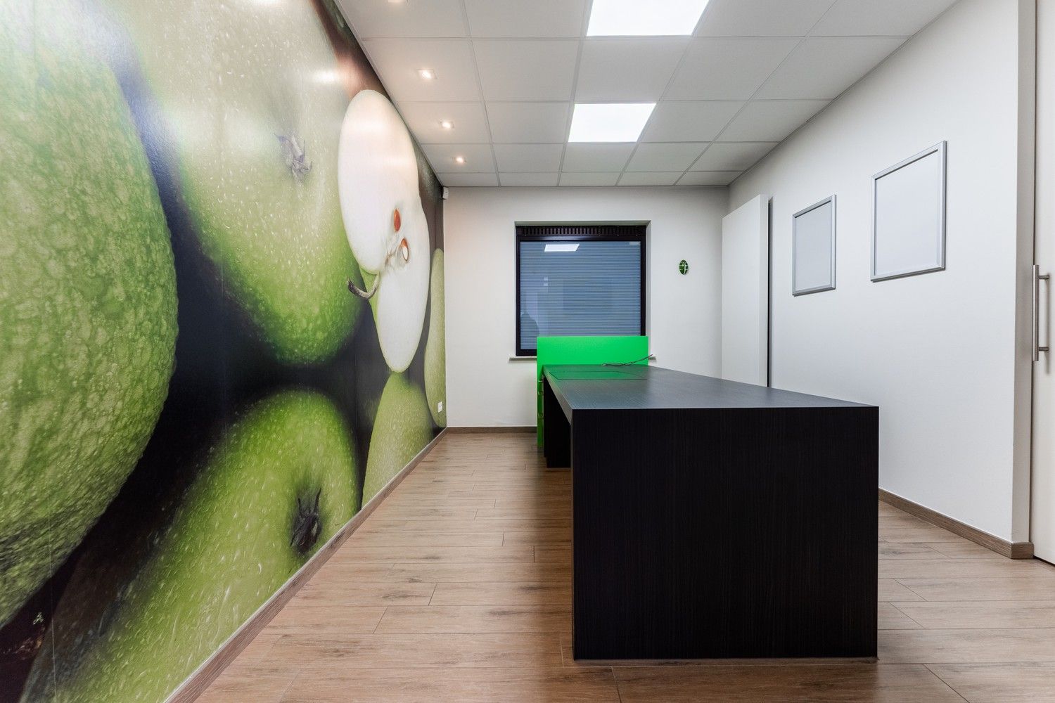 Mooi gerenoveerd handelspand pal in het centrum van Pelt met 7 parkeerplaatsen foto 28