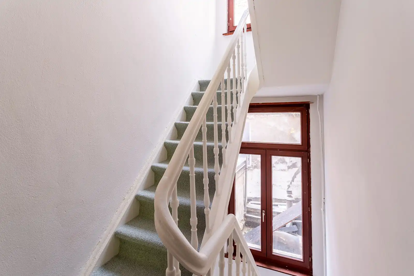 Woning met 6 slaapkamers, volledig naar eigen smaak renoveren foto 14