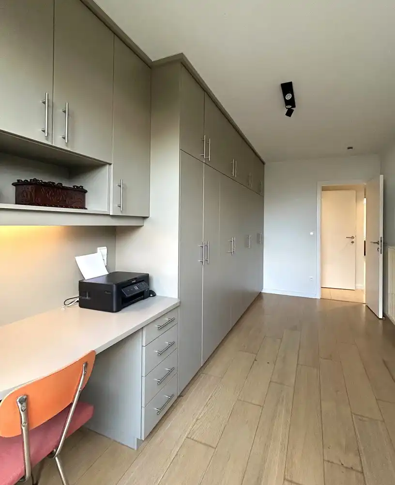 Instapklaar gelijkvloers appartement met privatieve tuin en garage in hartje Kessel-Lo foto 15