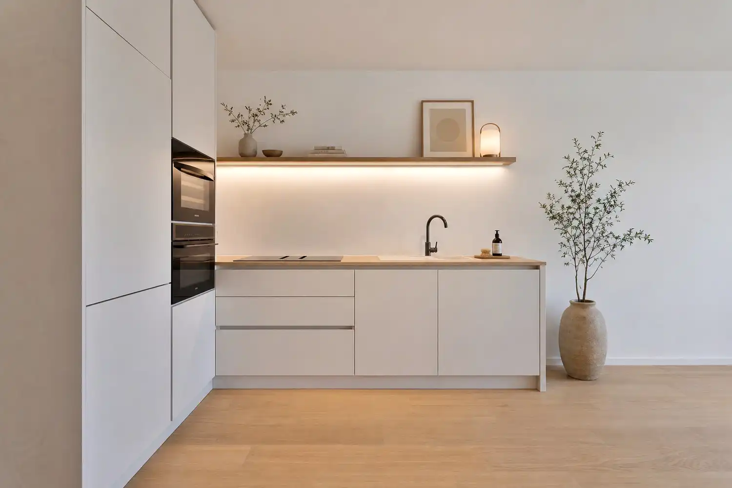 Hoogwaardig gerenoveerd 2 slaapkamer appartement nabij Citadelpark foto {{pictureIndex}}