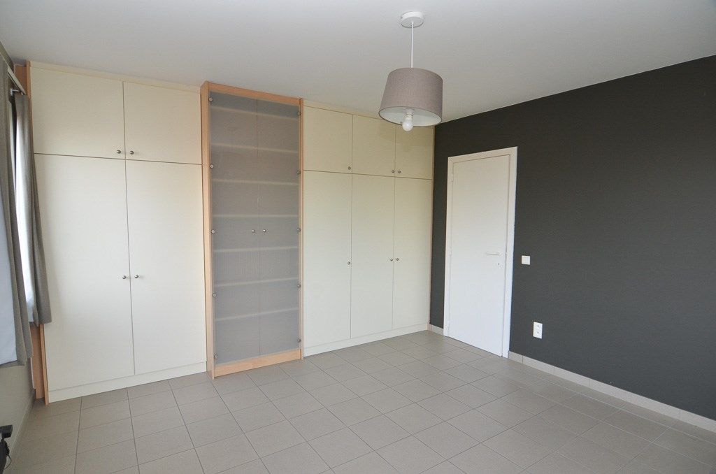 Ruime en verzorgde woning met 4slpk, garage en tuin in doodlopende straat foto 14