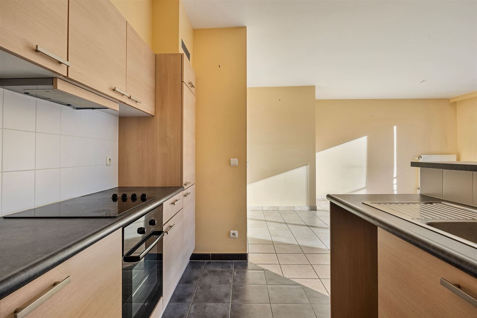 Lichtrijk appartement (109m²) op 1ste verdiep met 1 slaapkamer foto 6