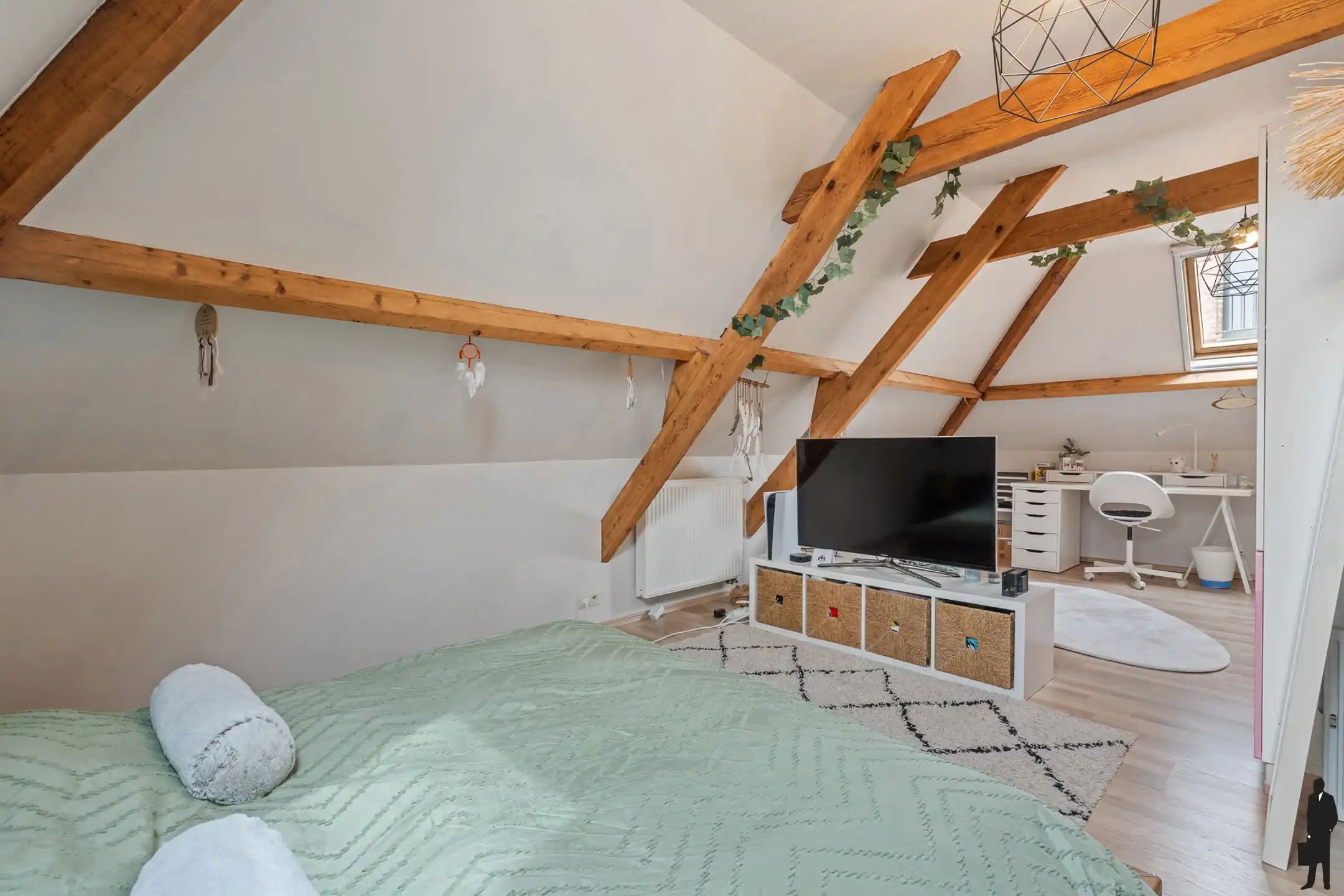 Ruime instapklare woning met garage en open zicht op 1849m². foto 25