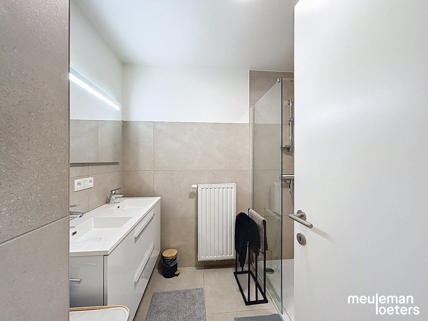 Recent appartement met autostaanplaats  foto 8