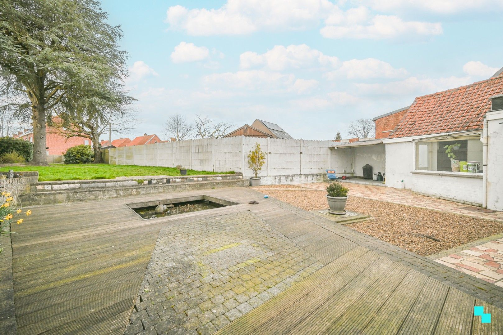 Eéngezinswoning met 4 slaapkamers in centrum Oostrozebeke foto 15
