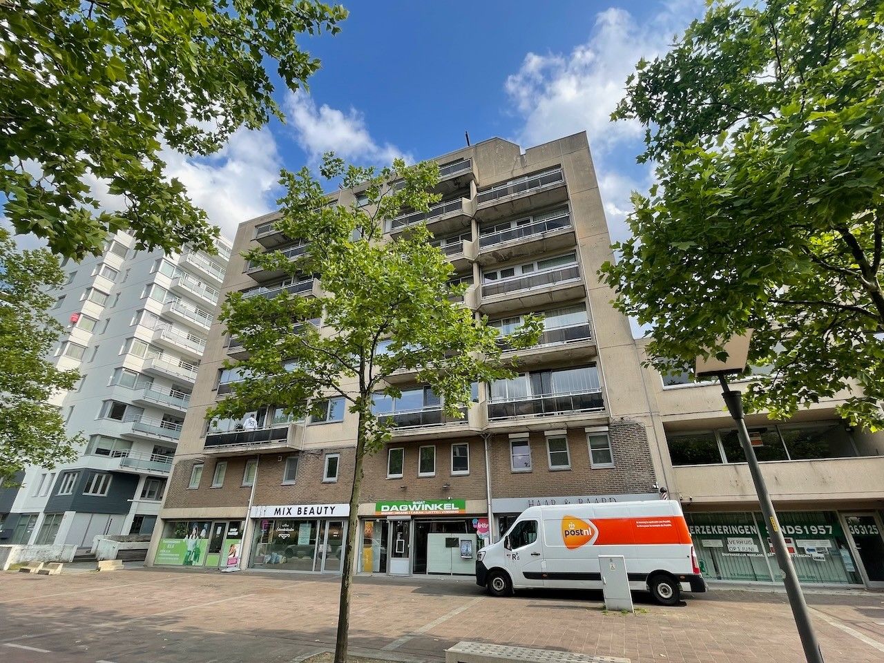 Genk-centrum - Dieplaan 43/53 - Appartement met 1 slaapkamer, terras en afgesloten garage. foto {{pictureIndex}}