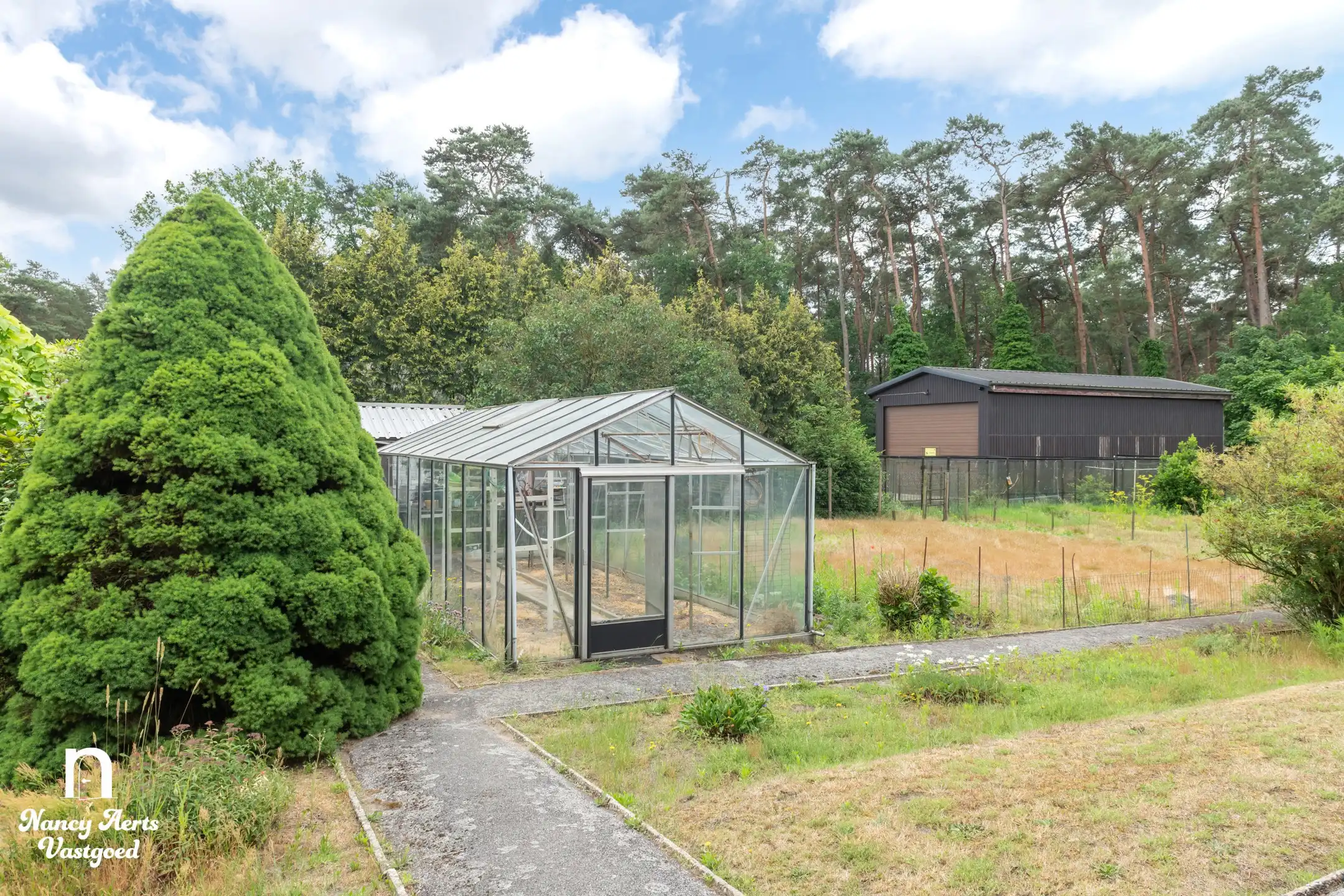 Uitstekend onderhouden split‑level woning in groene omgeving foto 29