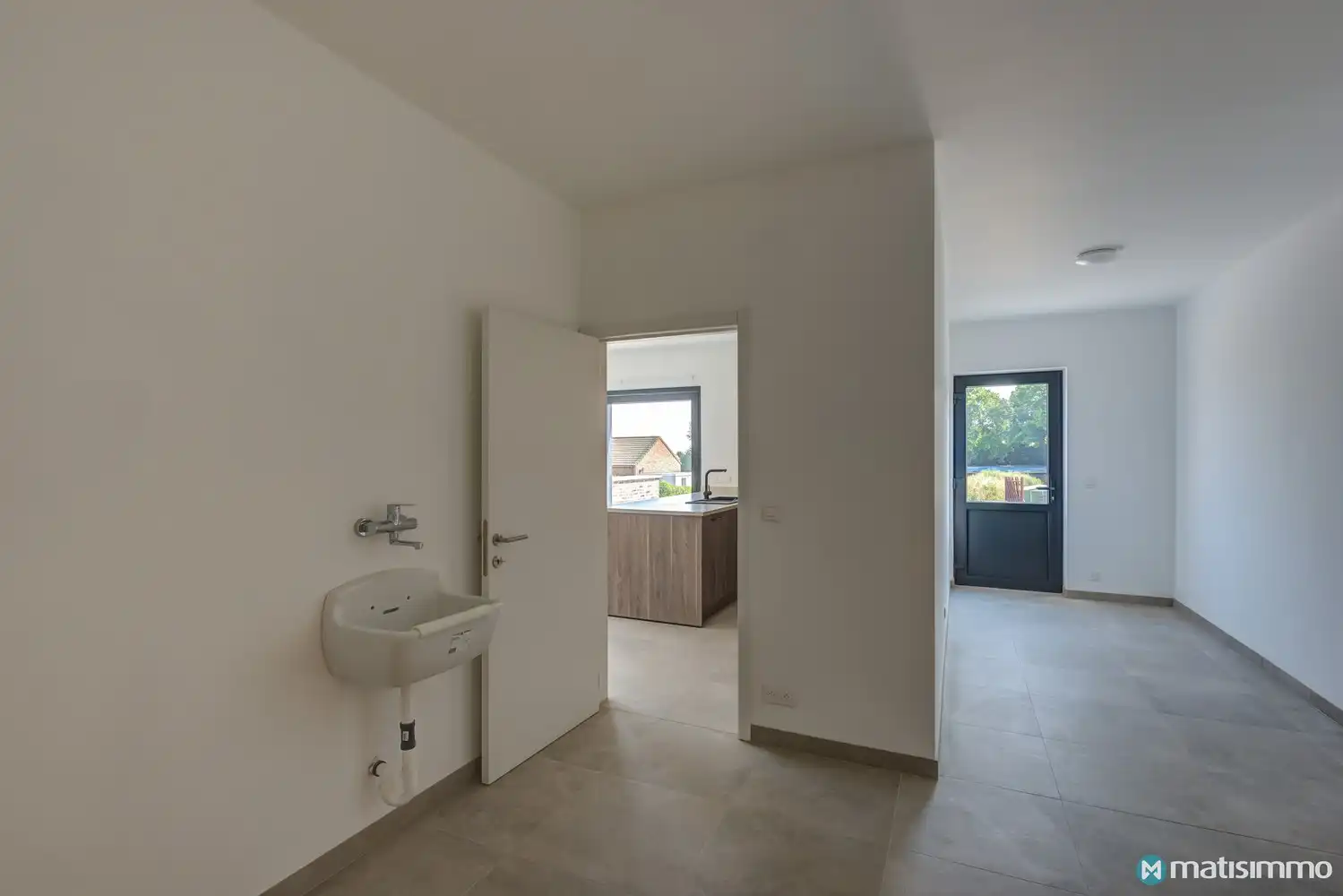 RECENTE ENERGIEZUINIGE GEZINSWONING GELEGEN OP EEN ZEER RUSTIGE LOCATIE TE RIEMST foto 10