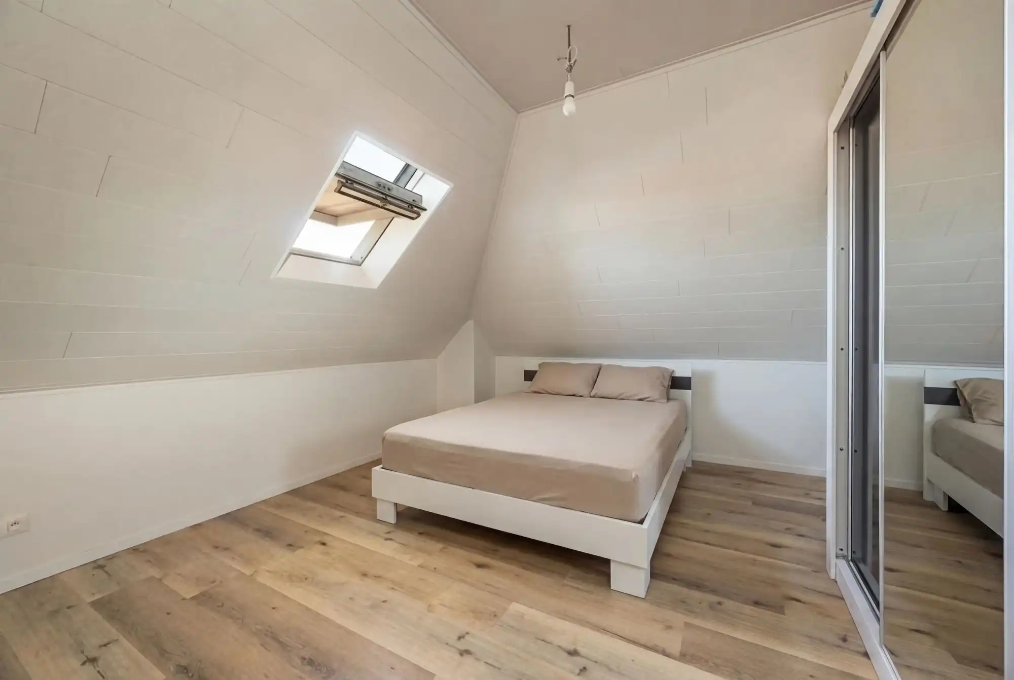 Duplexappartement met 2 slaapkamers en garagebox foto 11