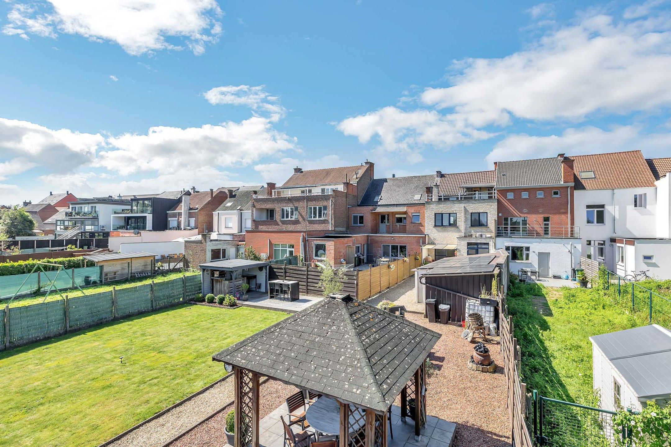 Instapklare handelswoning met grote tuin en veel potentieel foto 26