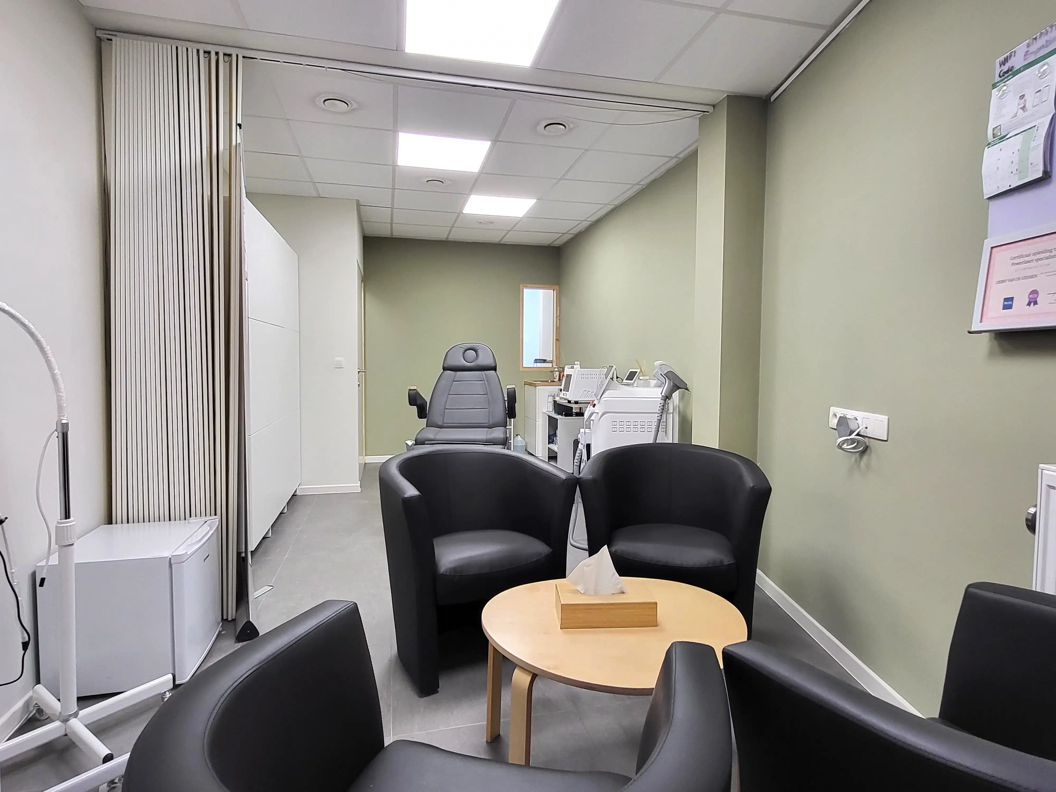 Modern handelspand (2017) op topligging in Zottegem! foto 4