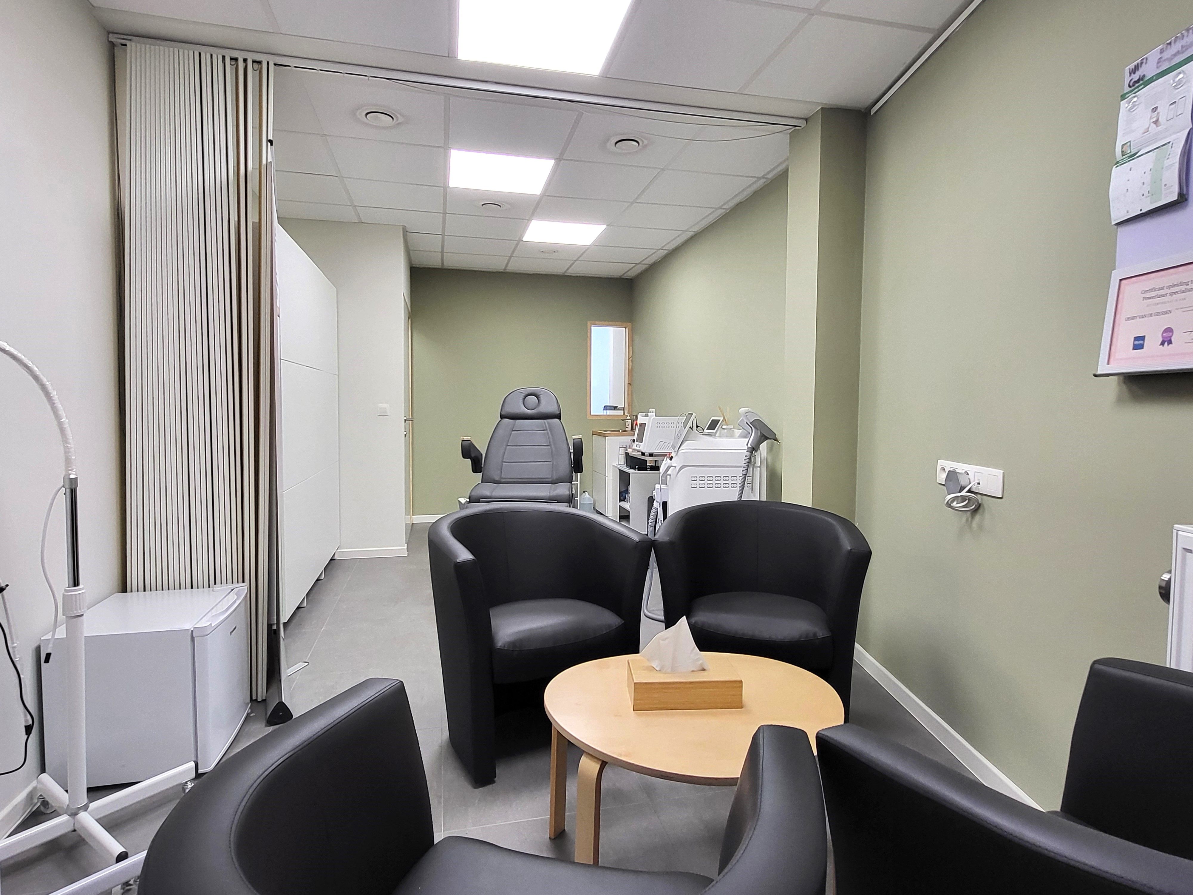 Modern handelspand (2017) op topligging in Zottegem! foto 4