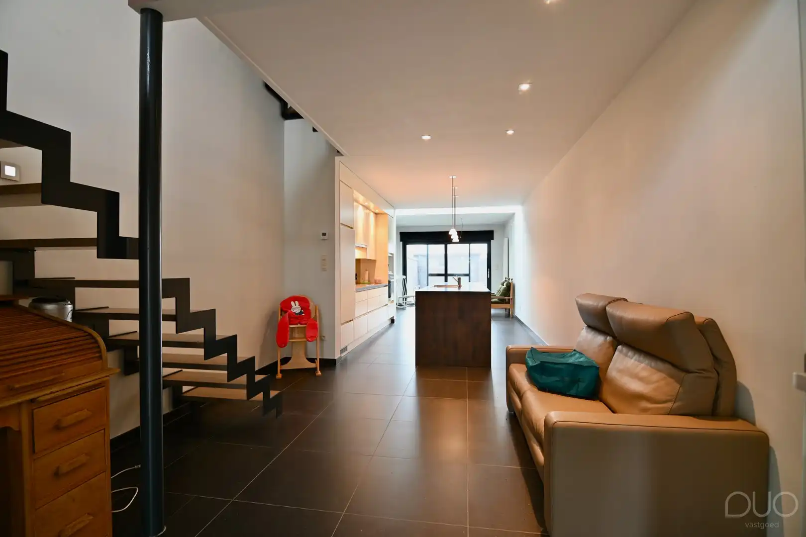 Moderne instapklare woning met twee slaapkamers, aparte werkruimte en tuintje in hartje Zoutleeuw foto 4