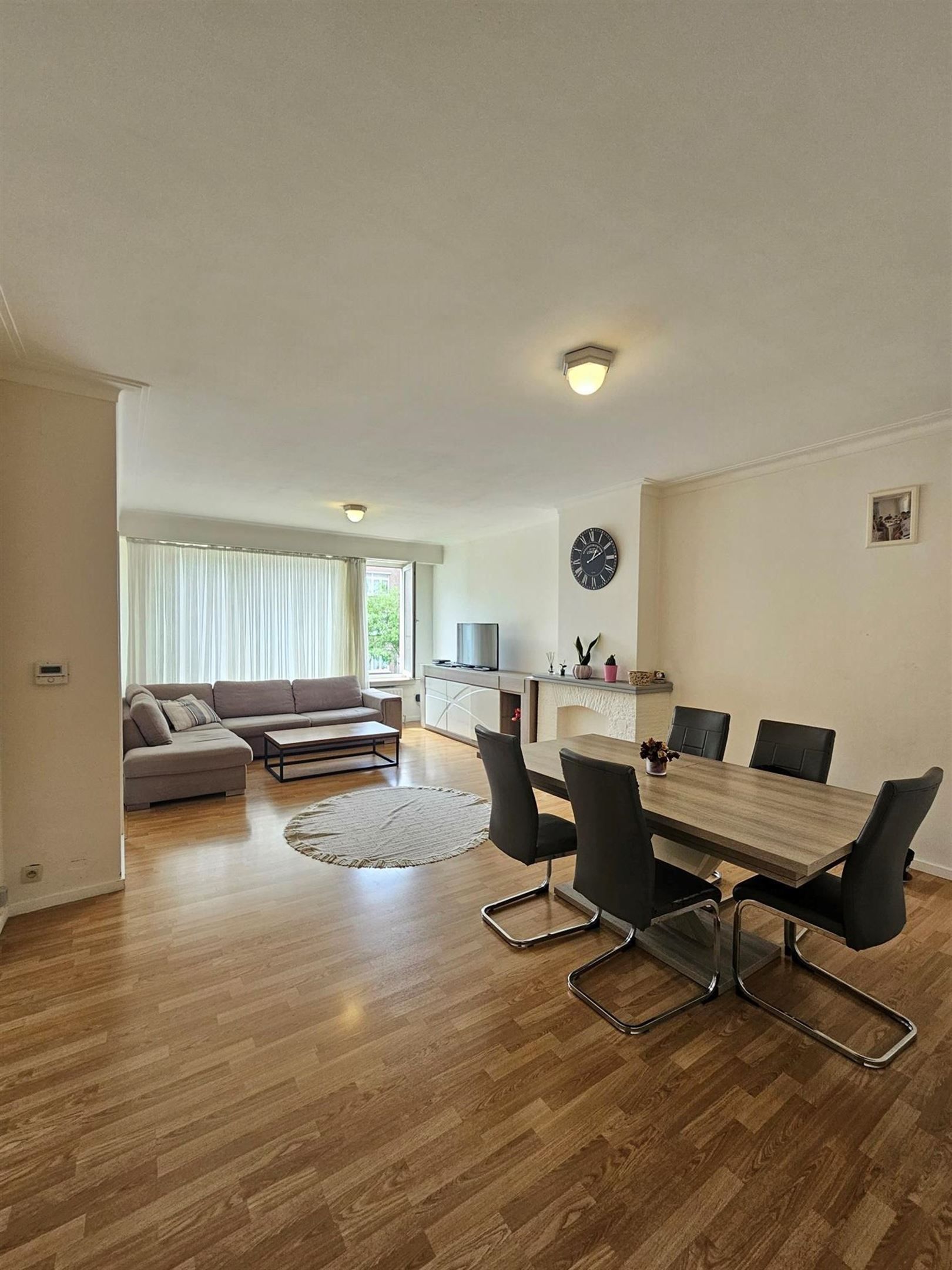 Instapklaar appartement met 2 slpks en terras foto 2