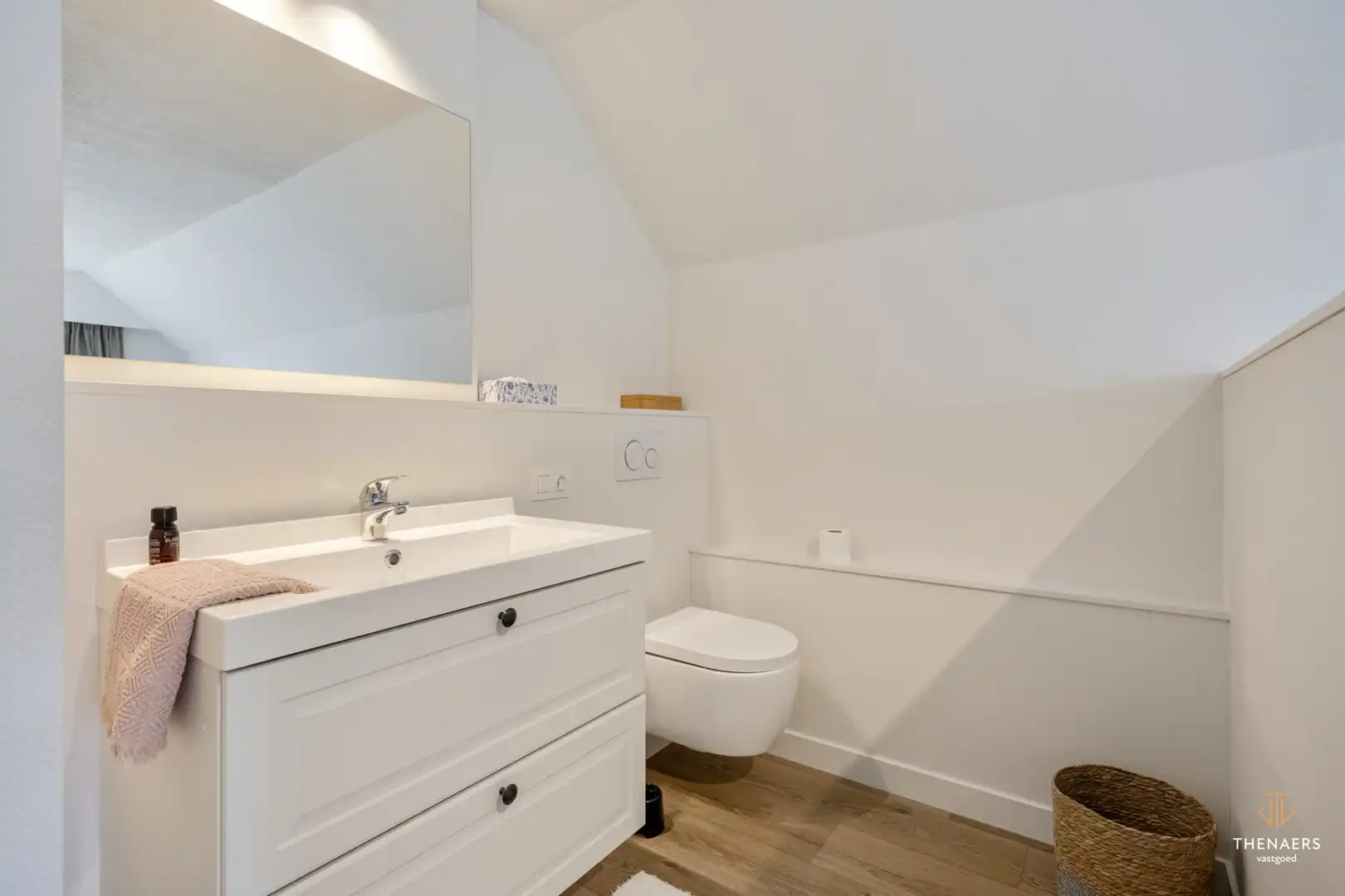 Charmante en bijzonder ruime open bebouwing met prachtige tuin en 4 slaapkamers in Sint-Truiden – Zepperen. foto 34