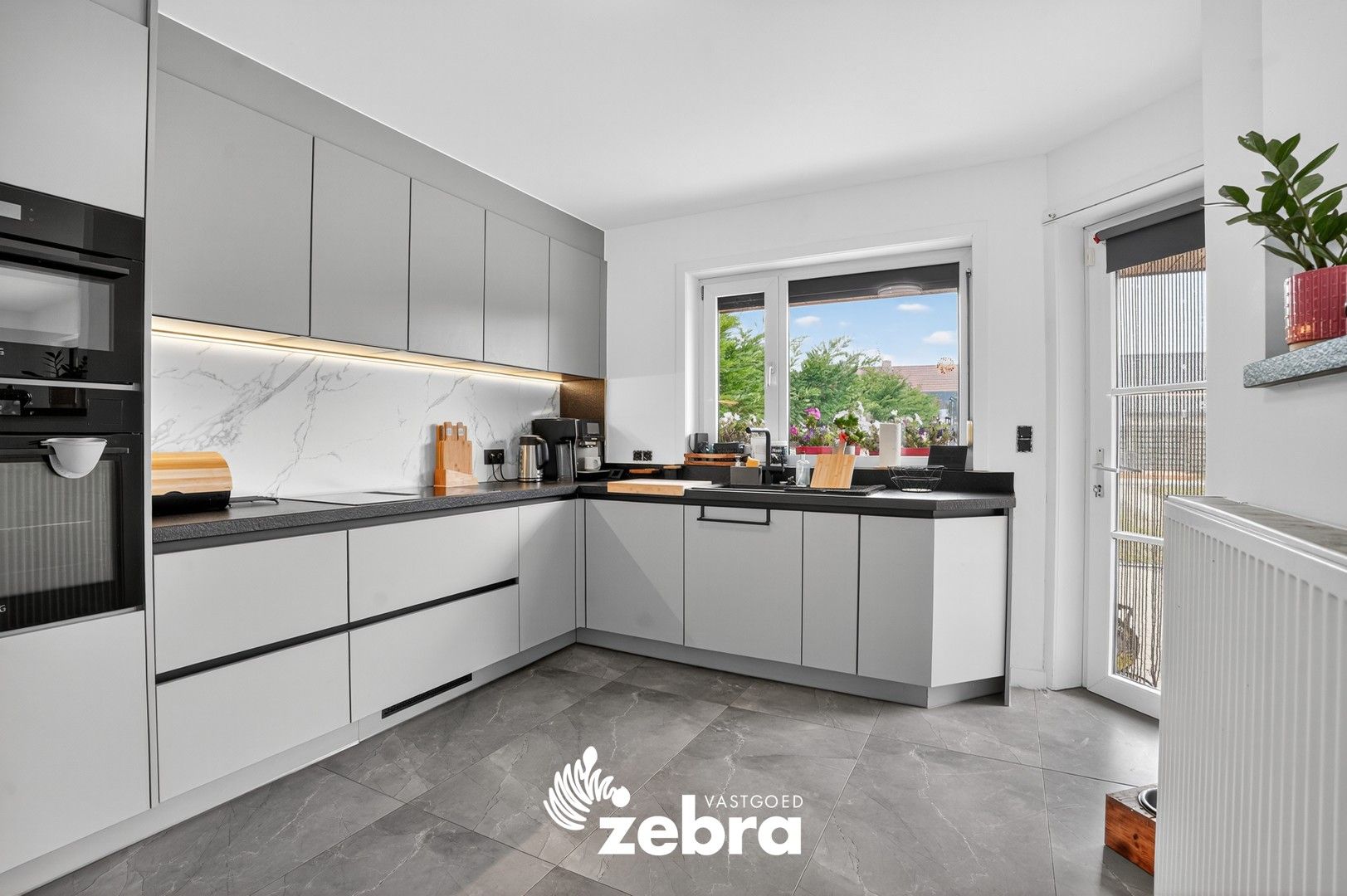 Instapklare woning met garage en 3 slaapkamers in kindvriendelijke wijk te Oostnieuwkerke! foto 8