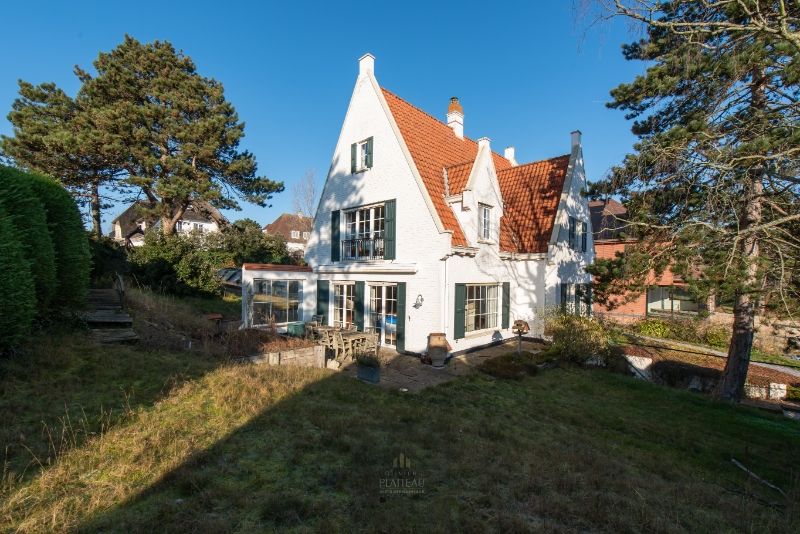 Grote villa op 1533m² gelegen centraal in de Simli-wijk te Nieuwpoort-Bad. foto 4