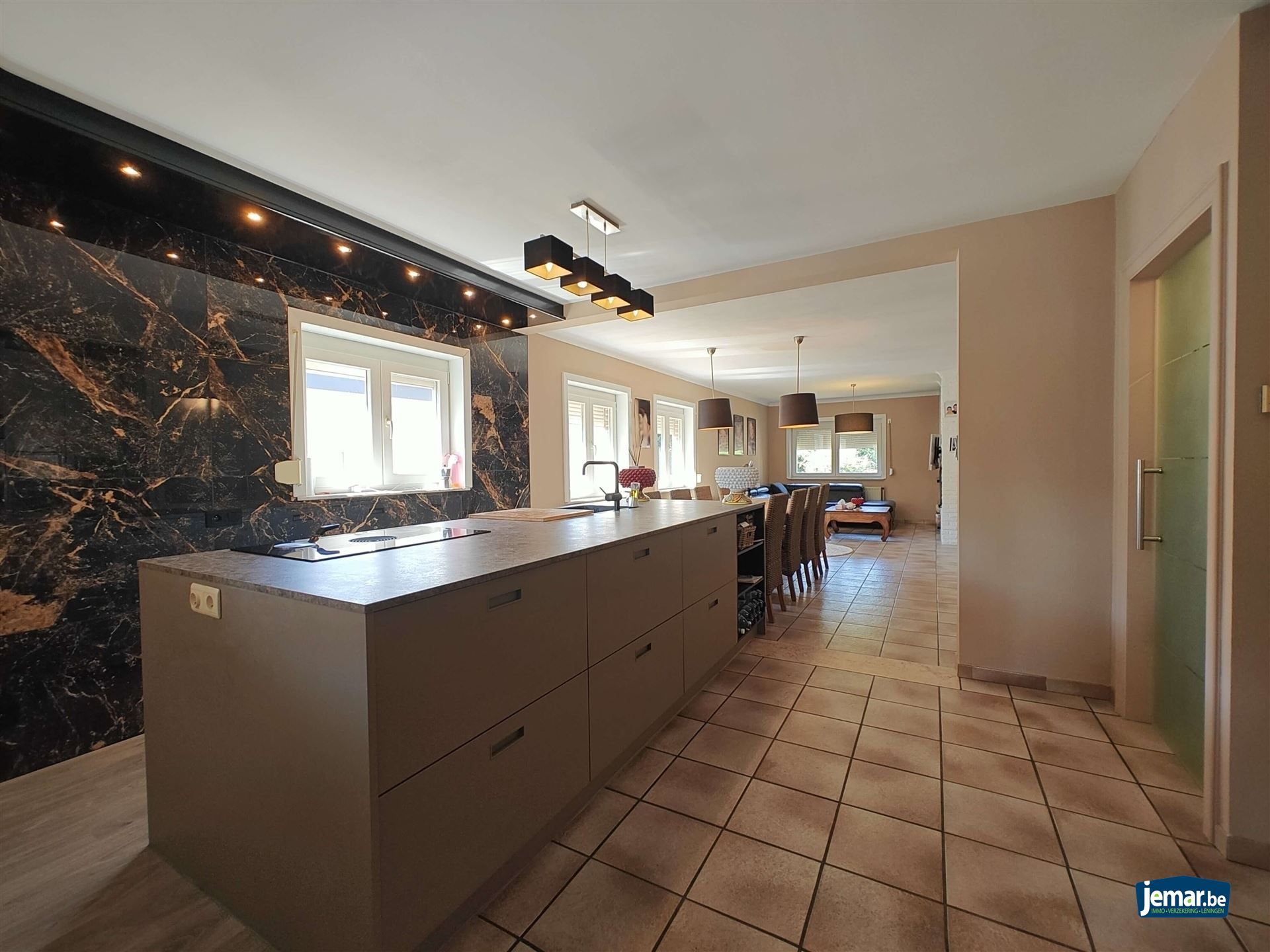 Vrijstaande bungalow woning met 3 slaapkamers en inpandige garage  foto 7