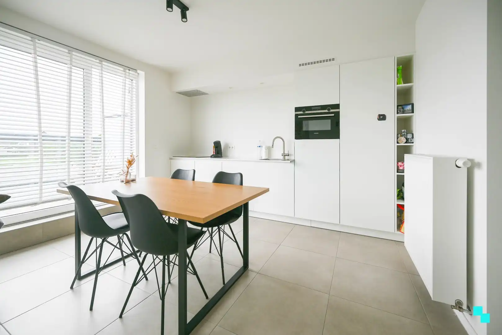 Recent appartement met terras en carport foto 4
