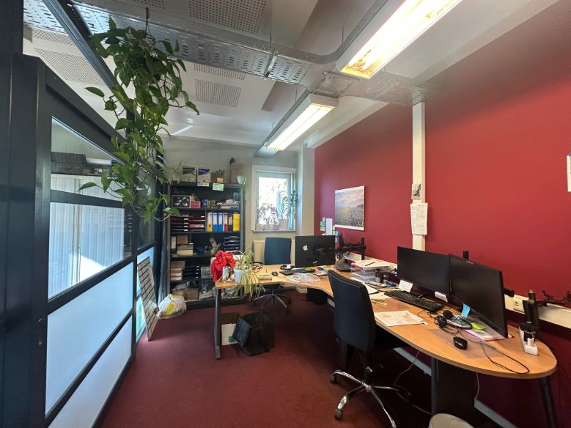 Functioneel bedrijfsgebouw voorzien van kantoor- en magazijnruimte met buitenopslag foto 23