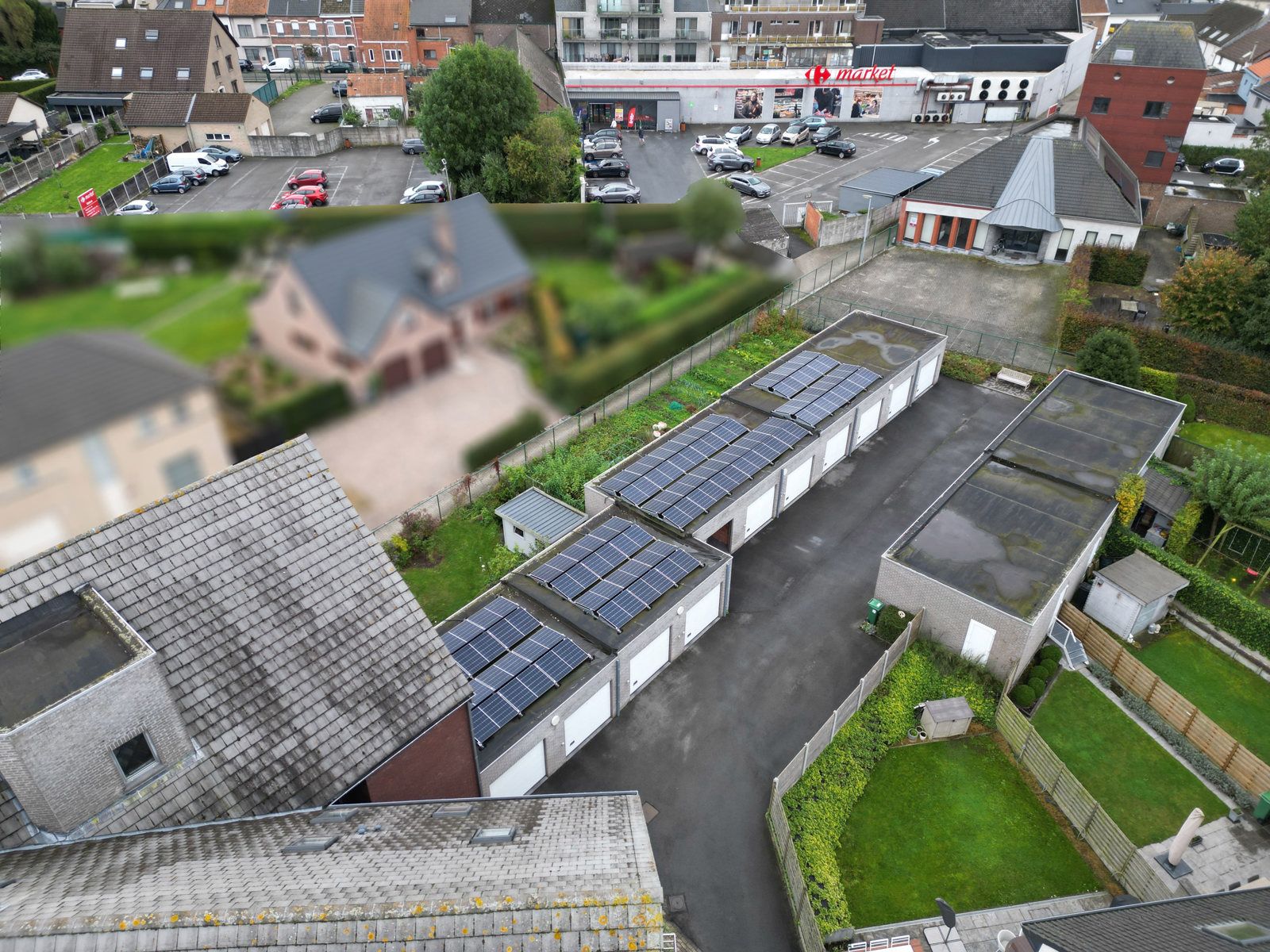 Centraal gelegen, Ruime én Gesloten garagebox! foto 5