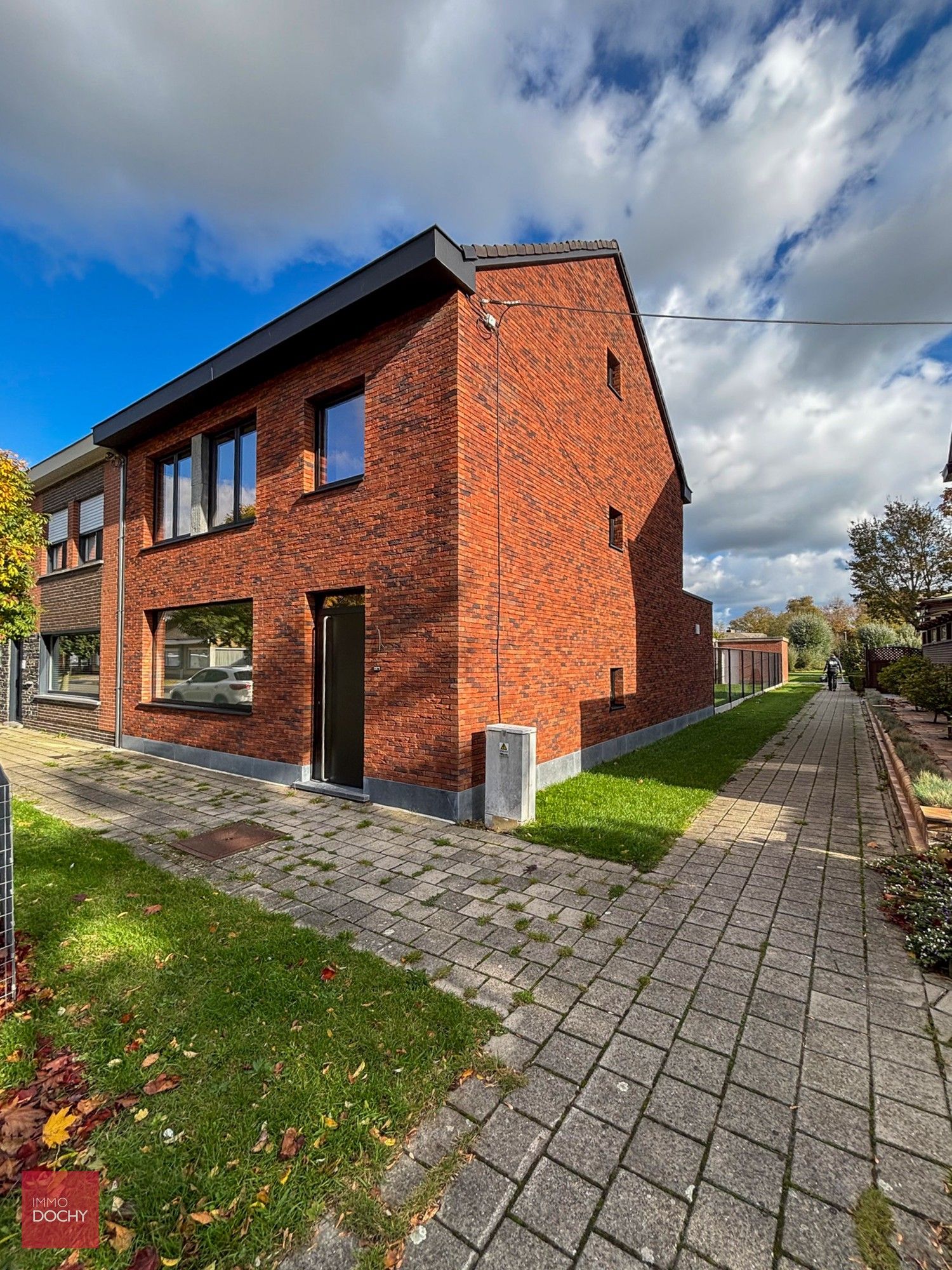 Volledig vernieuwde instapklare woning in rustige omgeving | Anjelierenlaan foto {{pictureIndex}}