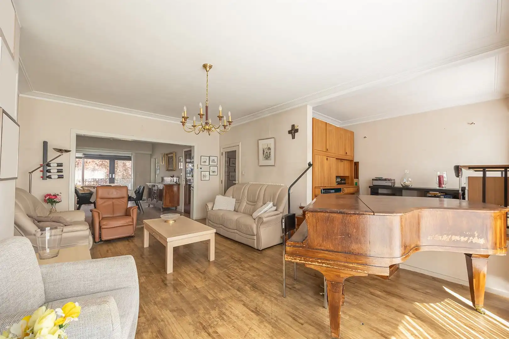 Ruime te renoveren woning met tuin in dorpscentrum foto 5