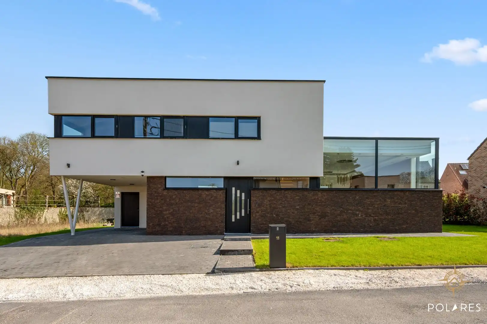  Exclusieve nieuwbouwvilla (2024): energiezuinig wonen in luxe en comfort foto {{pictureIndex}}