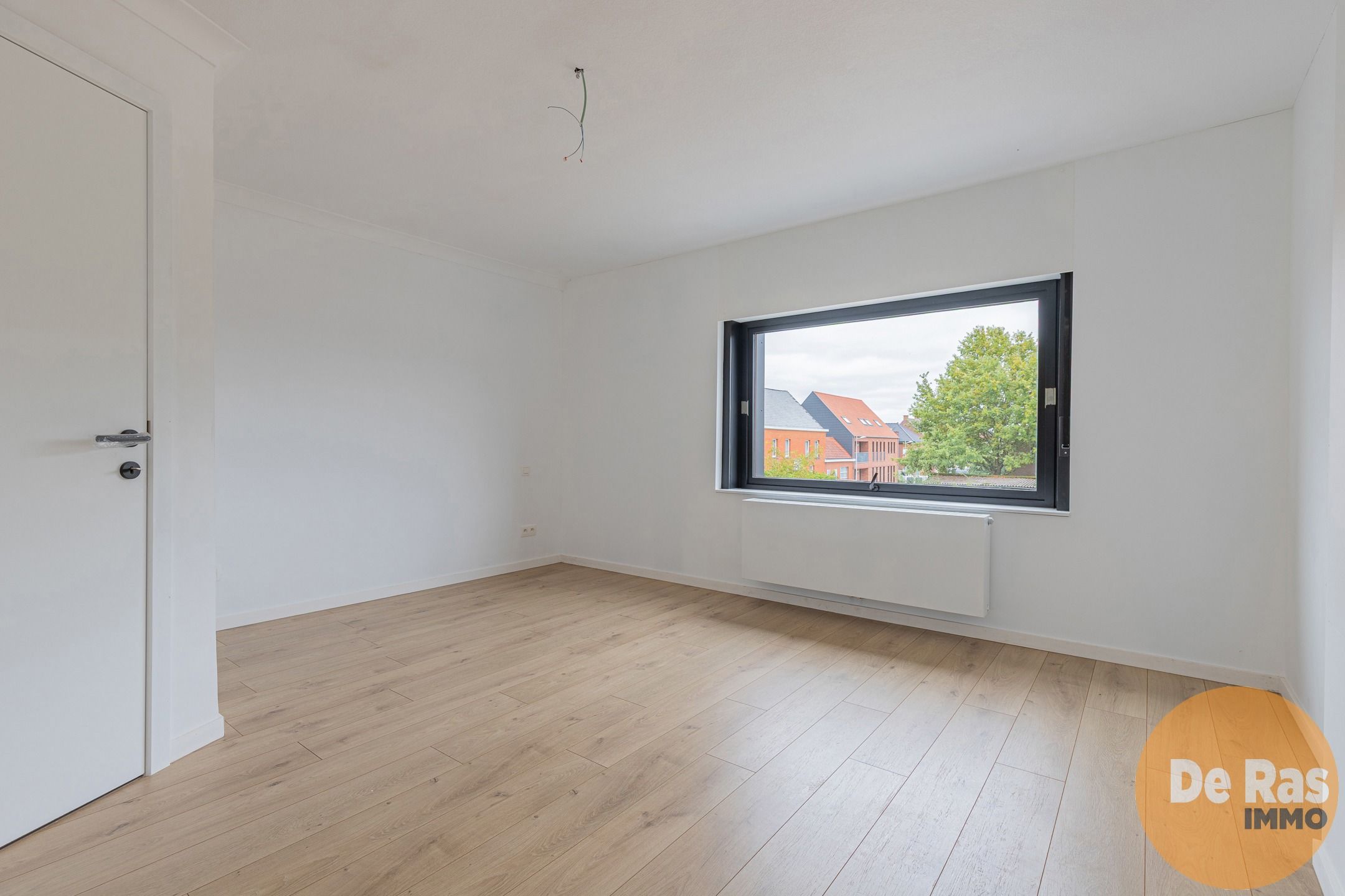 HILLEGEM – Mooi gerenoveerde woning met aangename tuin foto 12