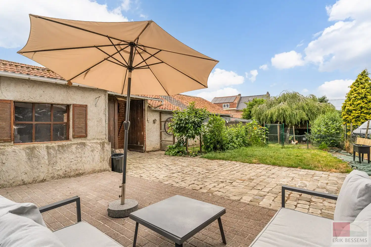 Gedeeltelijk gerenoveerde (vierkants)hoeve, met een potentieel woonoppervlakte van 547m² gelegen op een perceel van 1366m². foto 28