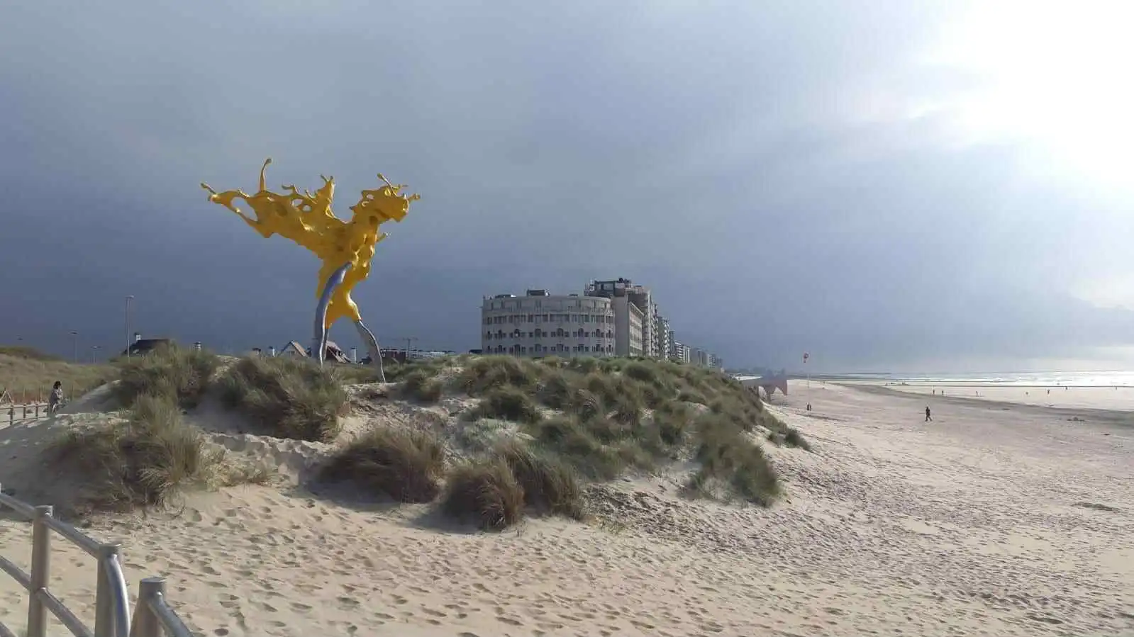 Modern duplex appartement vlak achter de vernieuwde Zeedijk! foto 20