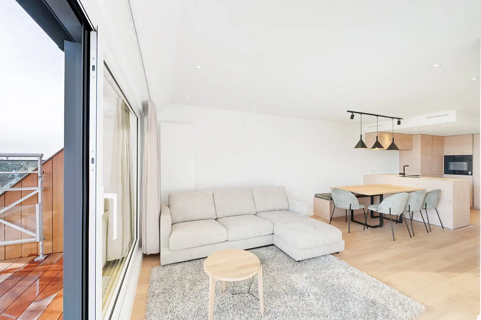 Zonnig gerenoveerd duplex penthouse appartement te Zoute foto 2