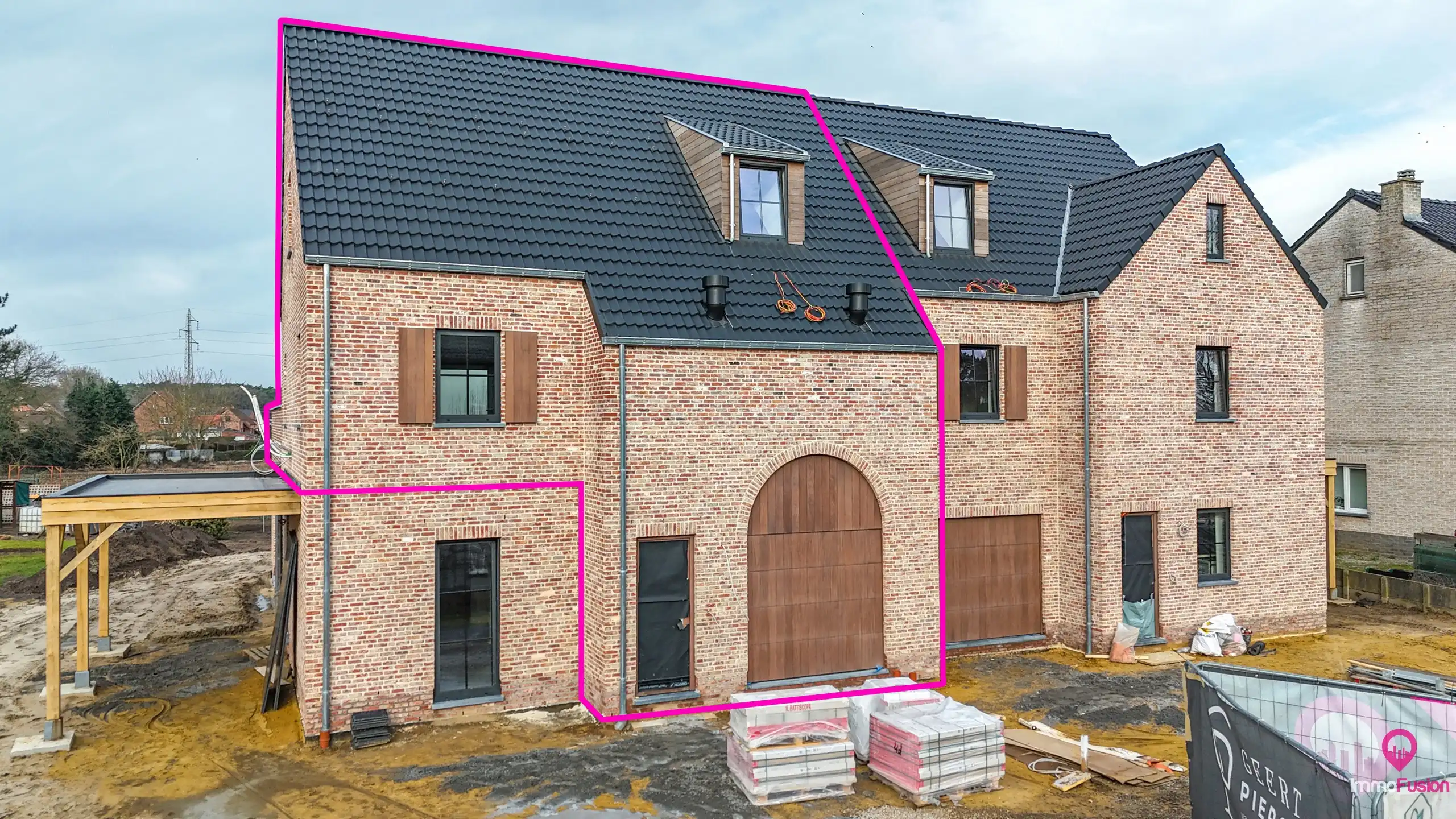 Duplex appartement met 2-slpks, inpandige garage en terras! foto {{pictureIndex}}