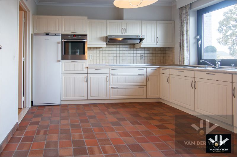 Ruim en zeer goed onderhouden triplex met veel mogelijkheden op goed bereikbare locatie in het gezellige Diepenbeek foto 11
