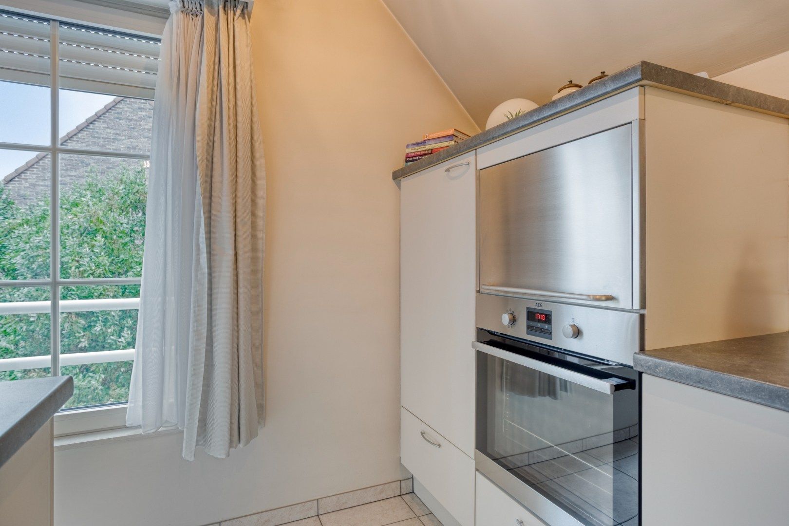 Stijlvol dakappartement met 2 slaapkamers en alle comfort foto 11