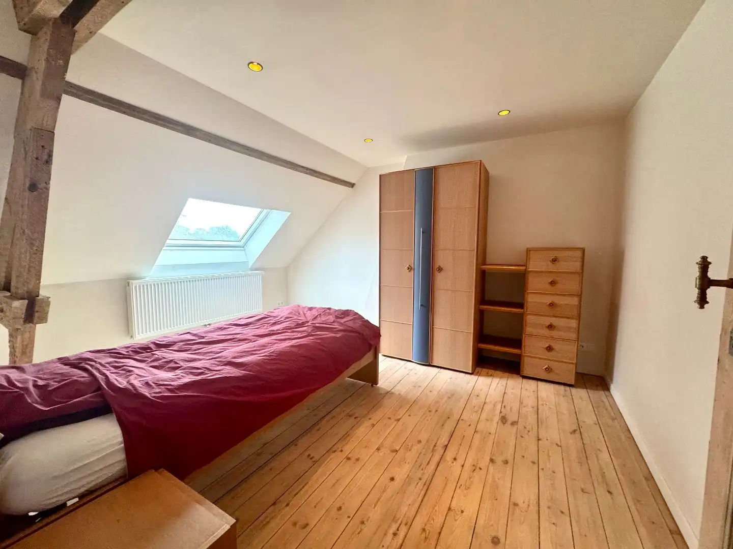 GERENOVEERDE WONING MET 4 SLPKS, 2 BADKAMERS, TUIN EN HUURGARAGE foto 20