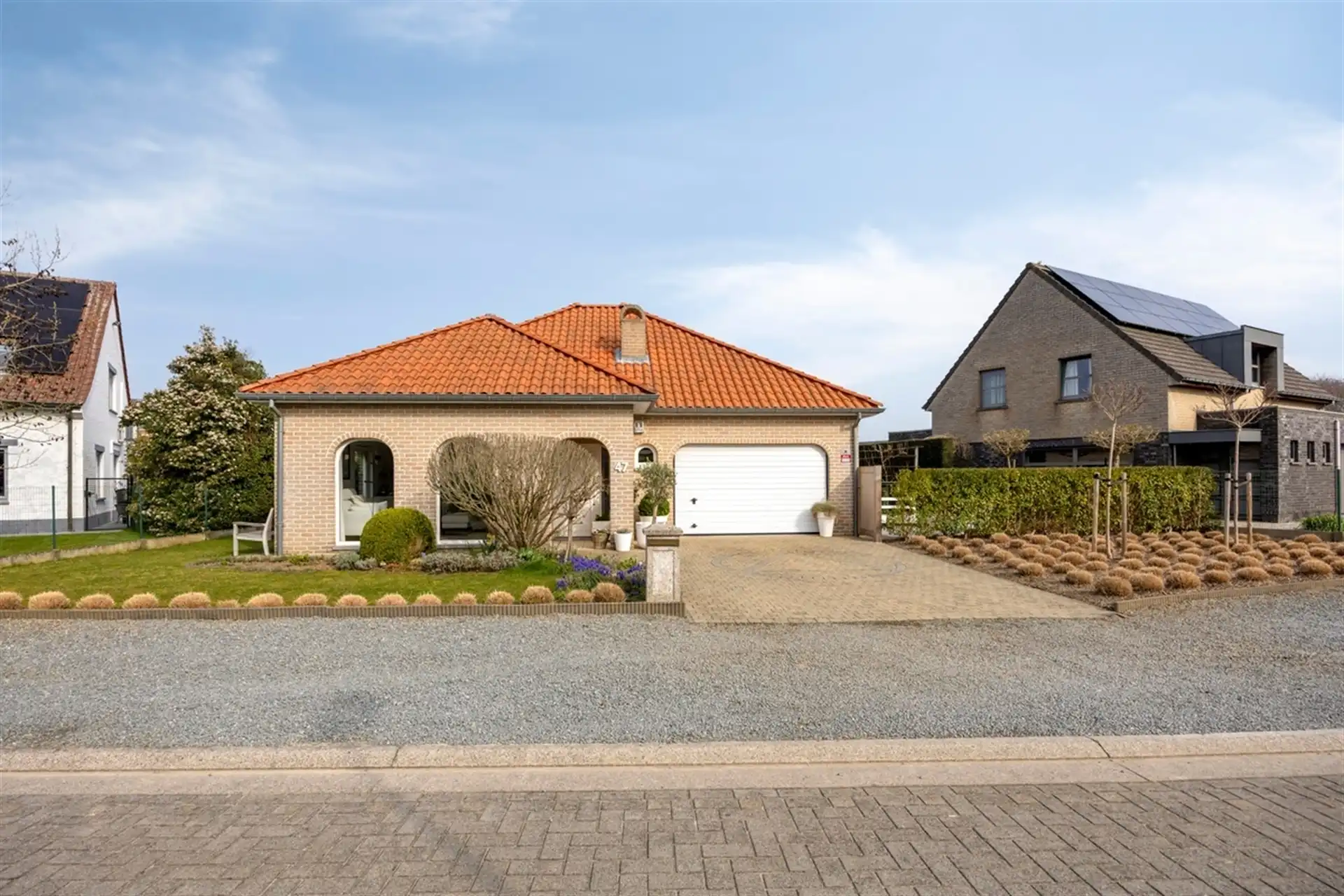 Rustig gelegen open bebouwing met moderne afwerking foto {{pictureIndex}}