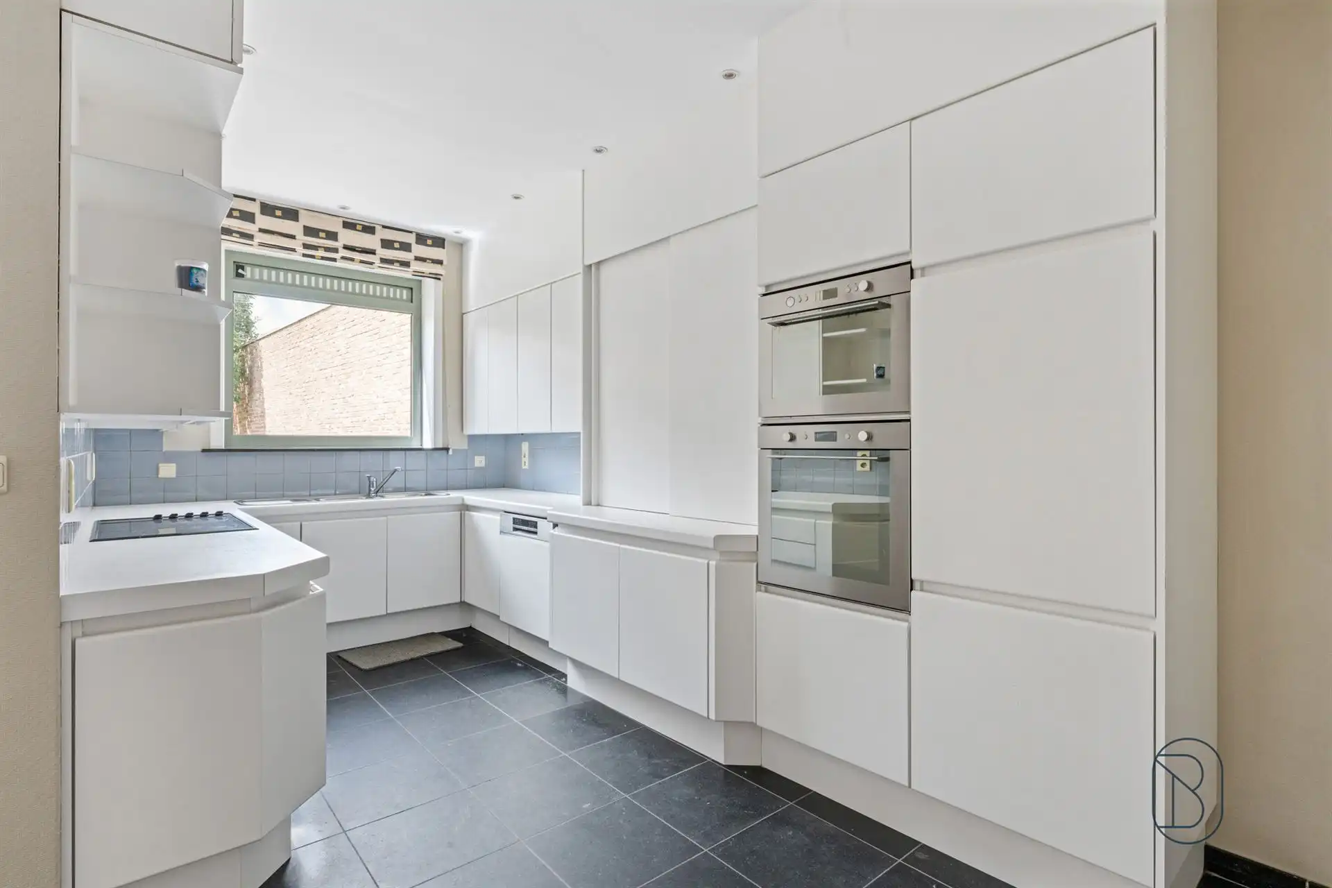 Unieke combinatie van wonen en werken in Sint-Eloois-Vijve! foto 19