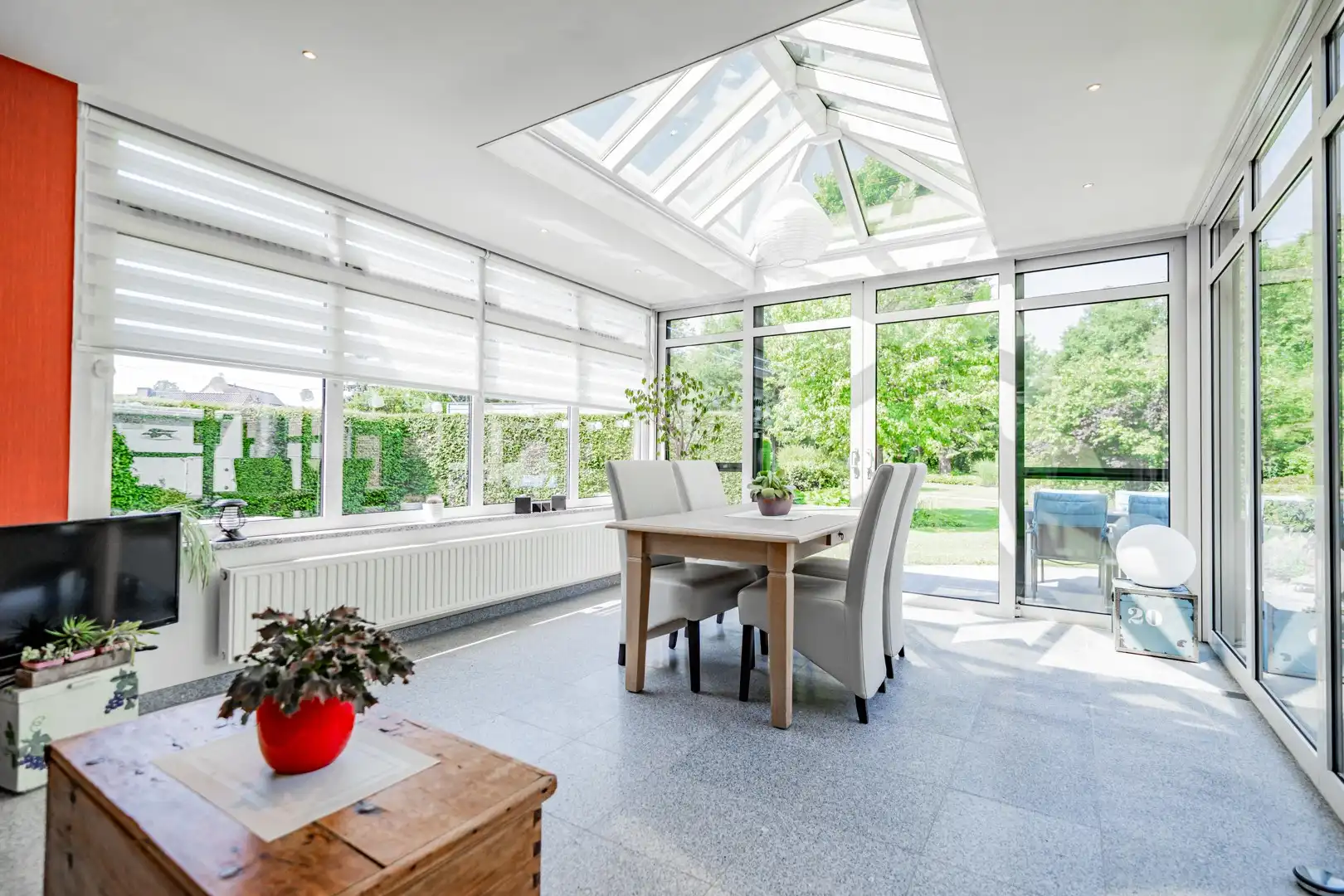 Charmante en bijzonder ruime woning met prachtige tuin en 3 slaapkamers foto 13