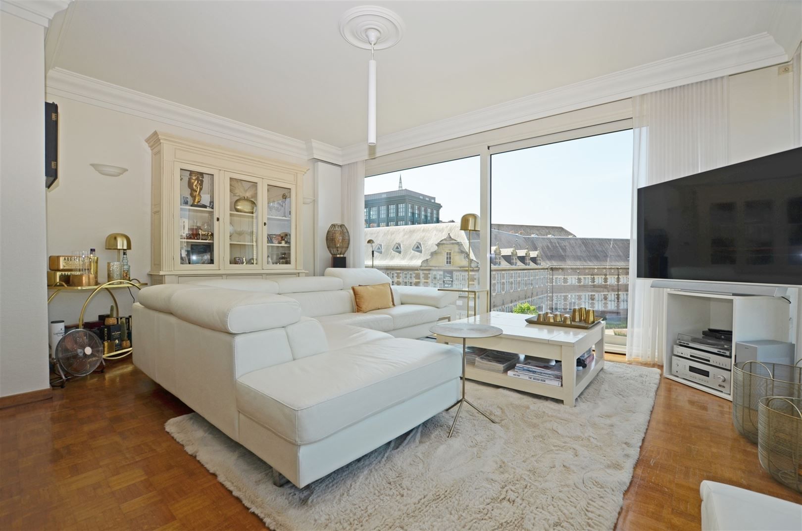 2-slaapkamerappartement met zicht op de jachthaven van Hasselt foto 4