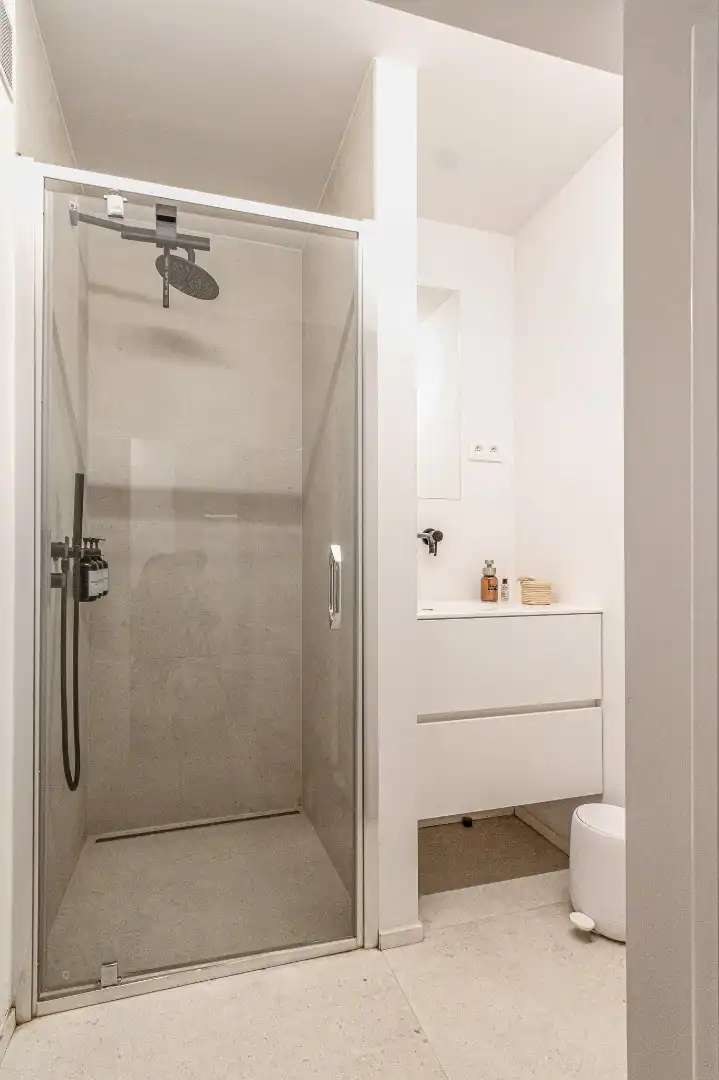 Stijlvolle, volledig gerenoveerde GEMEUBELDE studio | Lippenslaan – Leopoldlaan | Knokke (met mogelijke mooie fiscale opportuniteit onder voorbehoud) foto 10