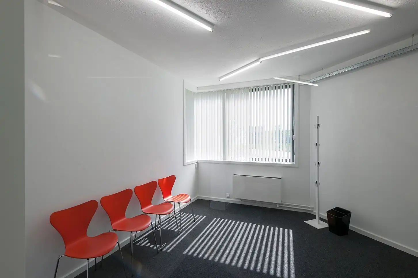 Perfect uitgerust kantoor (22 m²) met parking en alle faciliteiten inclusief, Torhout. foto 18