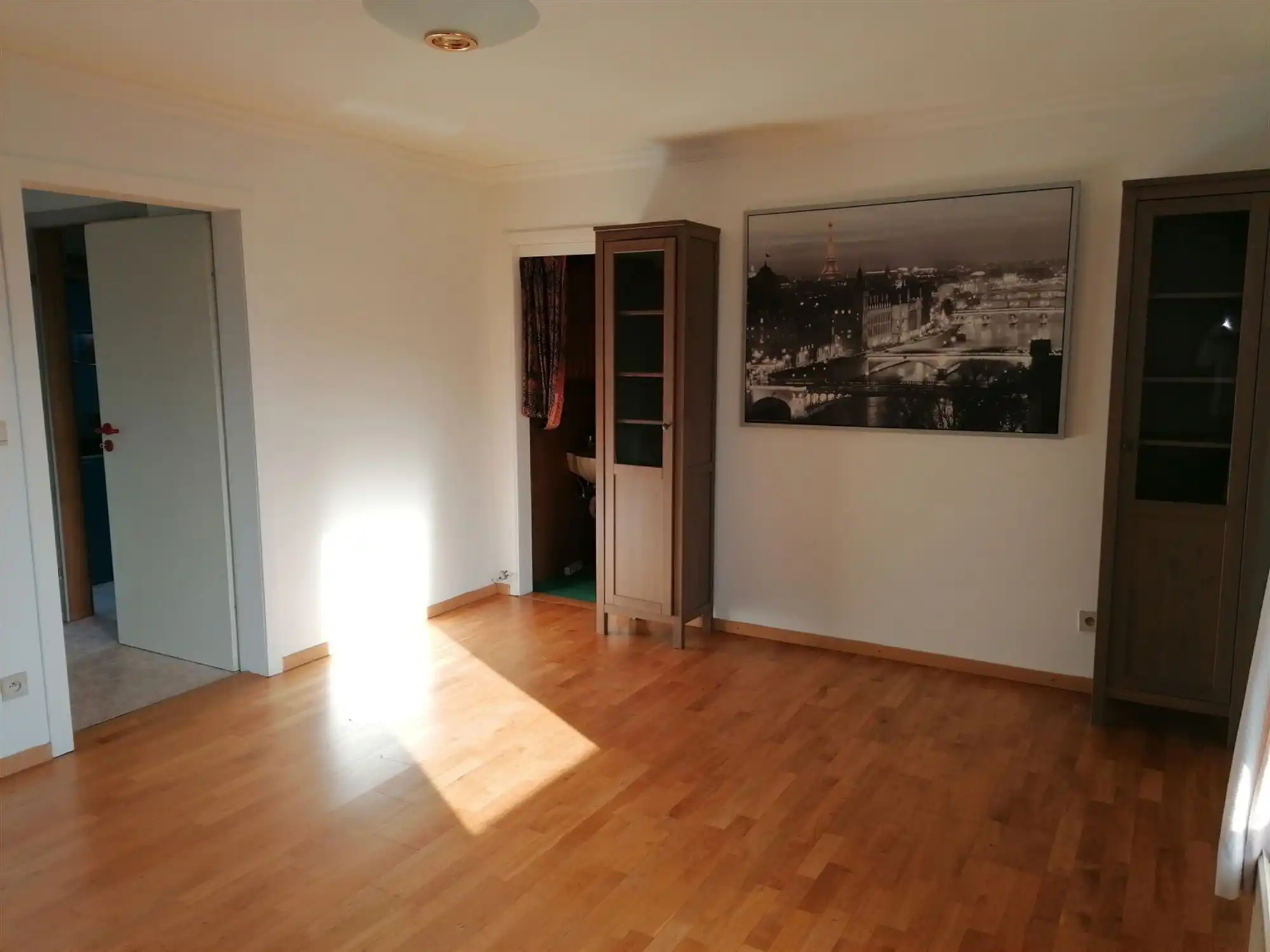 Handelspand met woonst, showroom, loods en parking foto 16