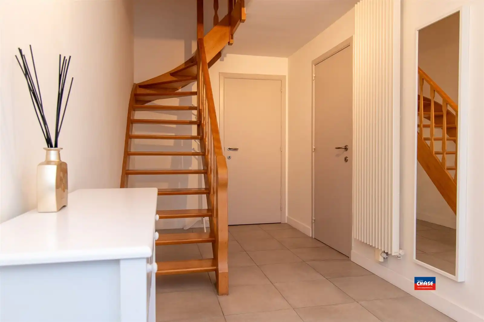 Gerenoveerde bel-étage met 3/4 slaapkamers en mooie tuin foto 2