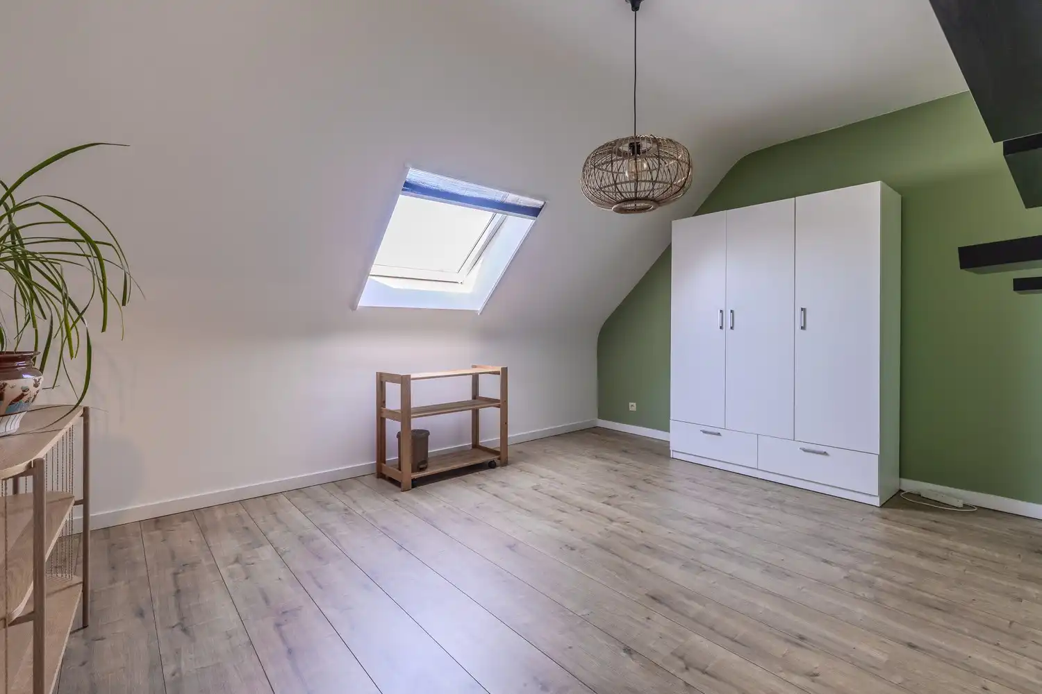 Energiezuinig duplex-appartement met twee slaapkamers, terras en autostaanplaats nabij Maastricht foto 18