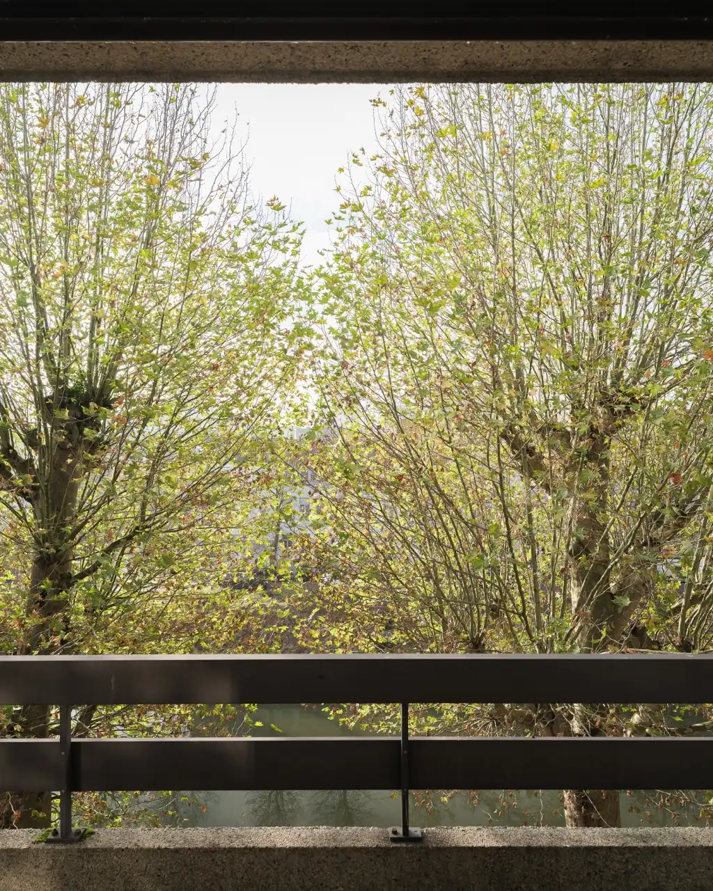 Coupure Rechts – Lichtrijk gerenoveerd éénslaapkamerappartement met terras en zicht op het water foto 14